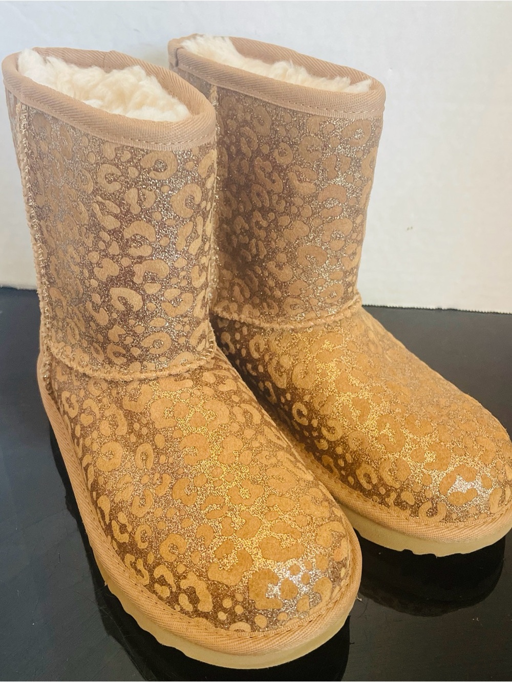 UGG GIRLS KIDS CLASSIC II GLITTER LEOPARD CHESTNUT BOOT SIZE 2 NEW